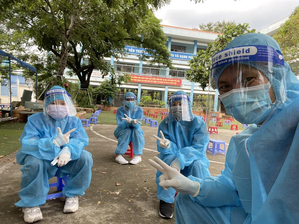 Nhà có 9 F0 khỏi bệnh, 4 người xung phong đi chống dịch-3