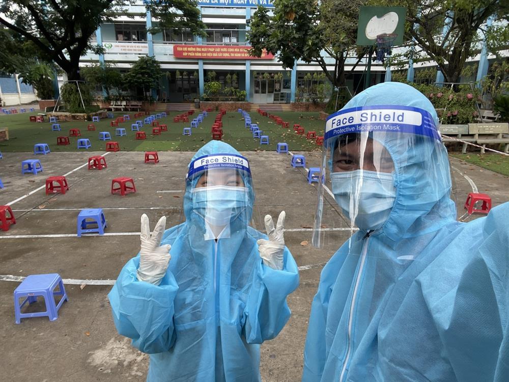 Nhà có 9 F0 khỏi bệnh, 4 người xung phong đi chống dịch-5