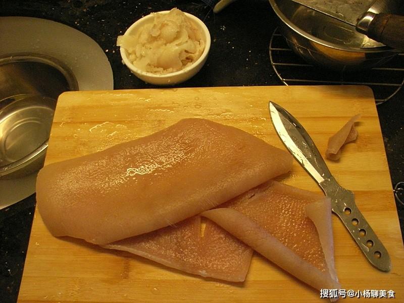 2 mẹo cạo sạch lông bì lợn trong vài phút, không cần dụng cụ phức tạp-1