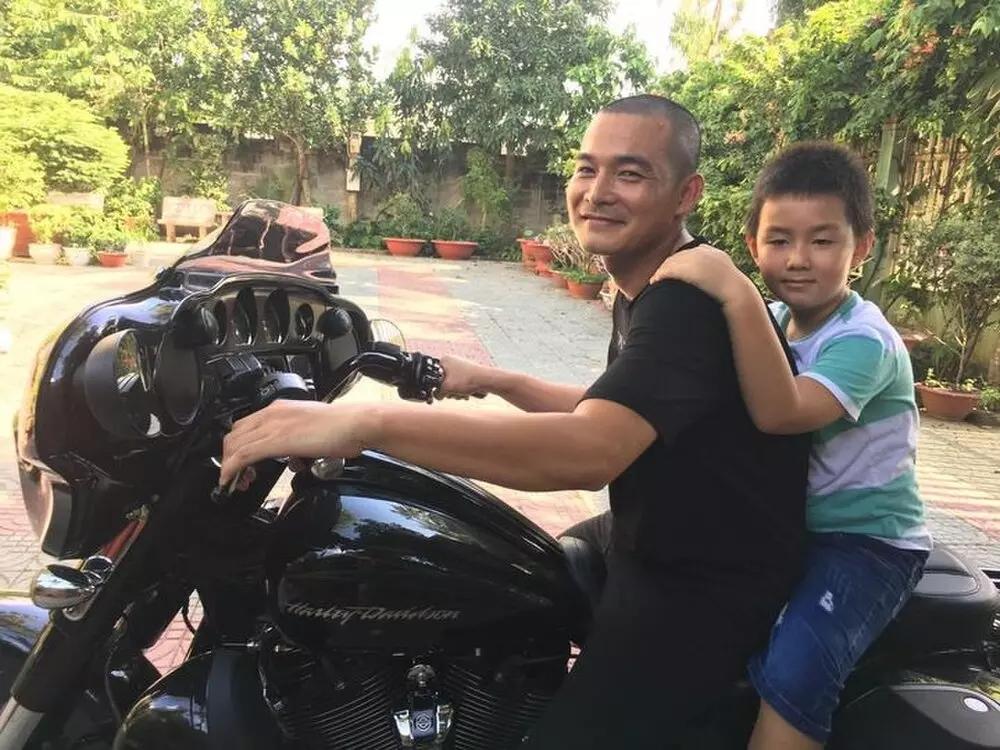 Lê Phương vui vẻ, Quách Ngọc Ngoan buồn bã ngày sinh nhật con-7