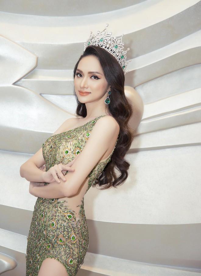 Làm rõ tin đồn Hương Giang lộ clip cười cợt chuyện trên giường-1