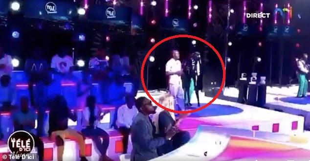 Kẻ hiếp dâm được mời diễn lại trên truyền hình, khán giả sốc nặng-2