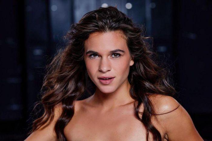 Tân Hoa hậu Hoàn vũ Hà Lan 2021 bị nhận xét giống người chuyển giới-2