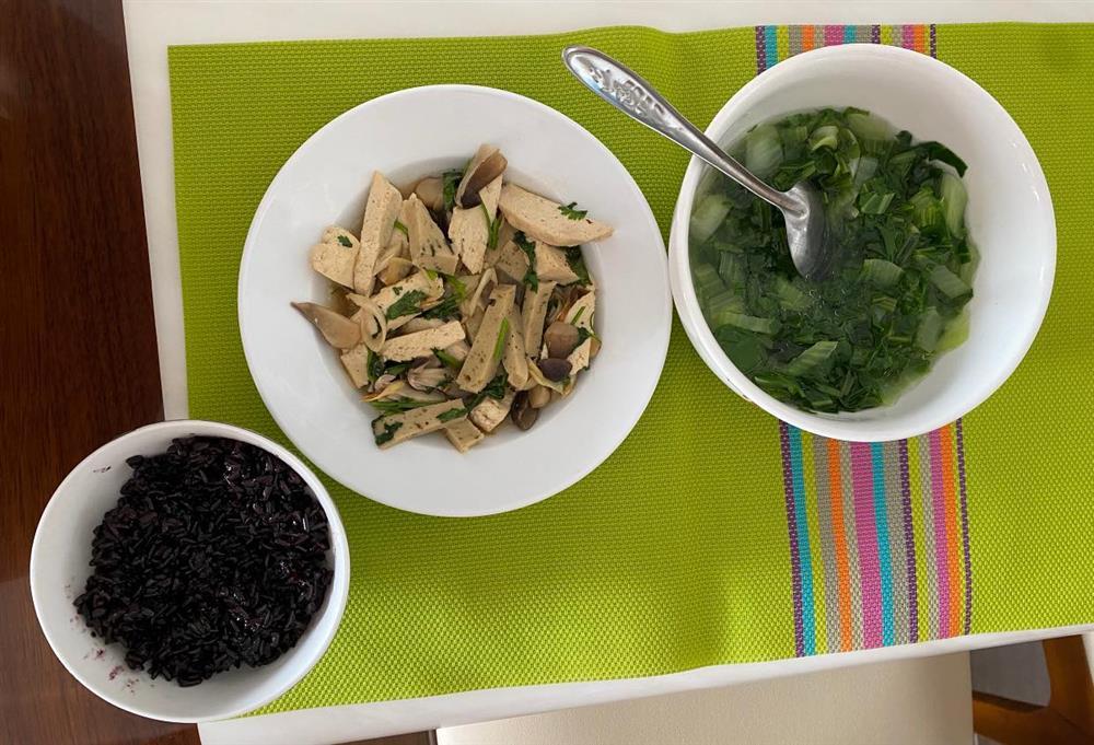 Võ Hạ Trâm chia sẻ bí quyết giảm 11kg sau sinh mà chưa cần tập luyện-2