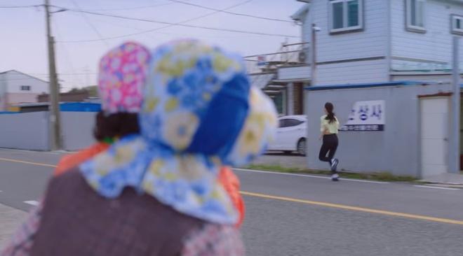 Đoạn phim quần bó sát bị kỳ thị-2