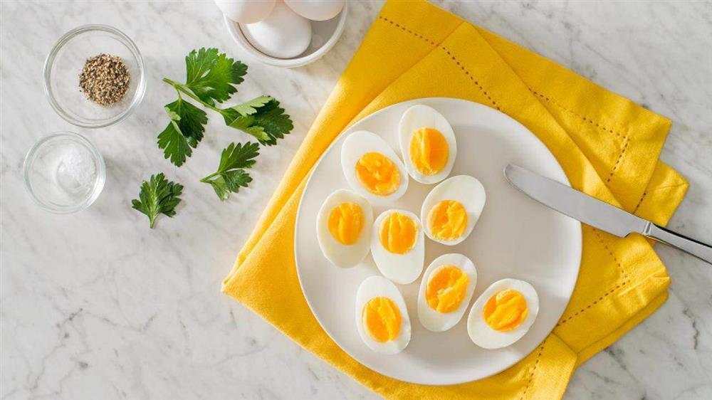 Nhiều người luộc trứng cũng sai bảo sao trứng nứt vỏ, không ngon-4