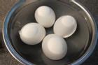 Nhiều người luộc trứng cũng sai bảo sao trứng nứt vỏ, không ngon