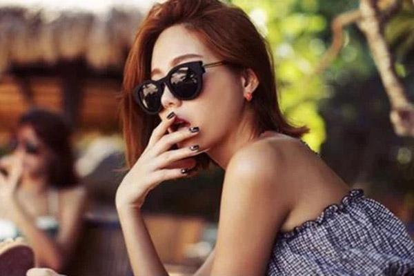 Mẫu phụ nữ bất chấp tuổi tác vẫn ma lực khiến đàn ông xếp hàng-3