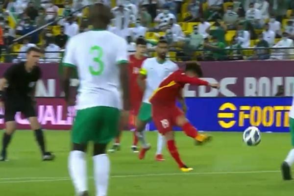 Quang Hải có động thái đầu tiên sau bàn thắng phút thứ 3-4