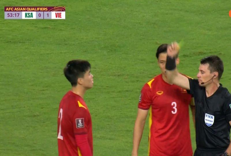 Fans thịnh nộ, trọng tài trận Việt Nam vs Saudi Arabia tỏ ra CĂNG-2