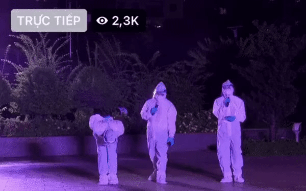 Vì sao Đức Phúc chưa hát xong đã vội chào khán giả đi vào?-1