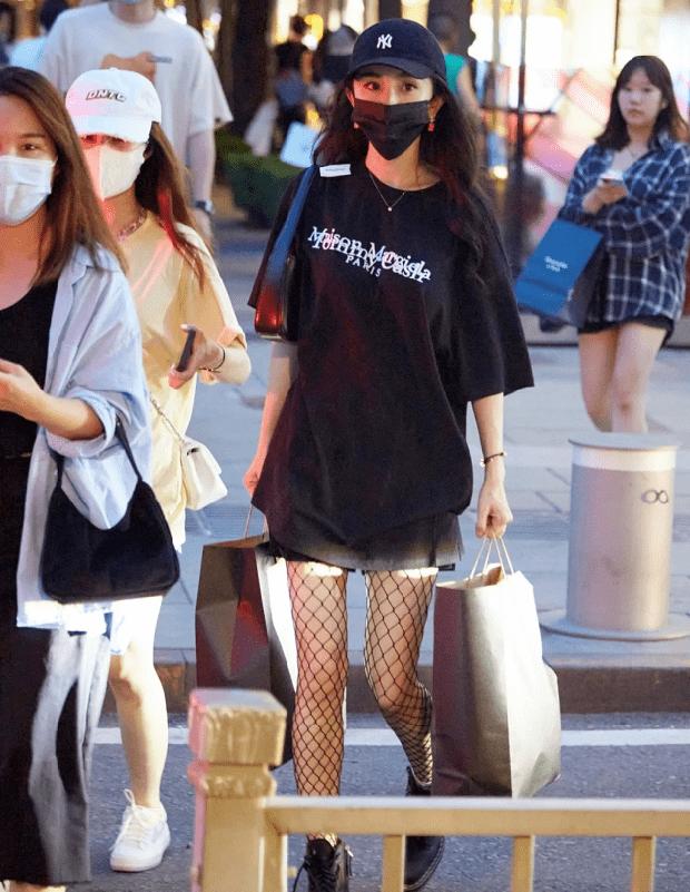 Dương Mịch sexy hết nấc, điên cuồng mua sắm hậu chia tay tình trẻ-11