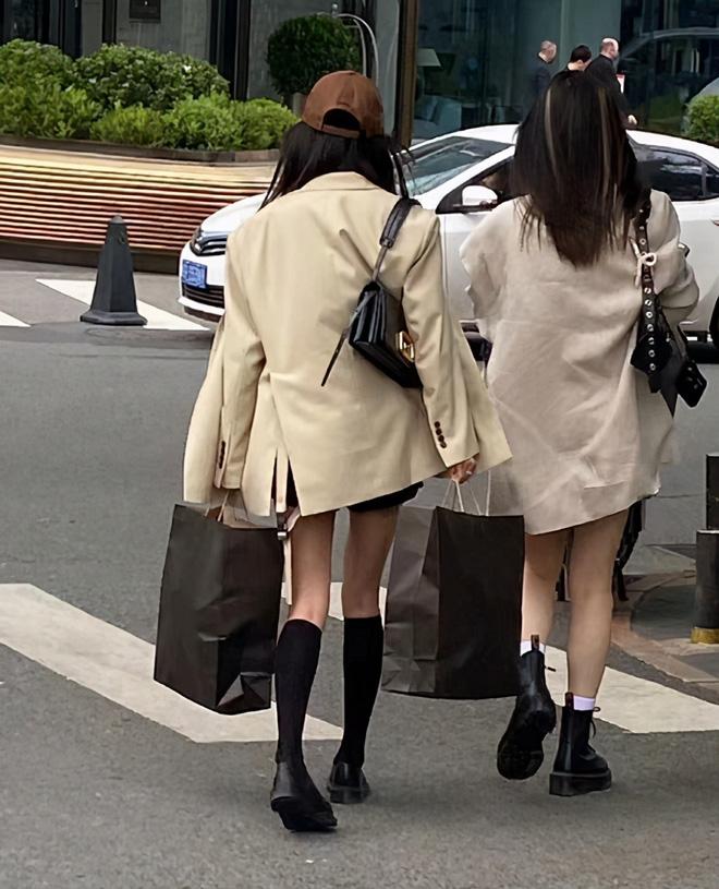 Dương Mịch sexy hết nấc, điên cuồng mua sắm hậu chia tay tình trẻ-13