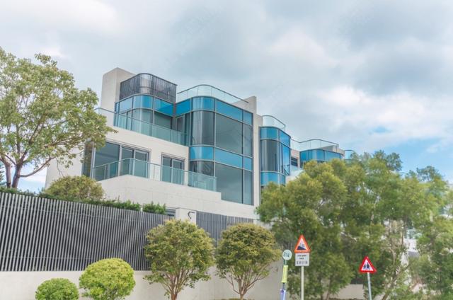 Hoa hậu Hong Kong mang tiếng đào mỏ giờ sống sao?-2