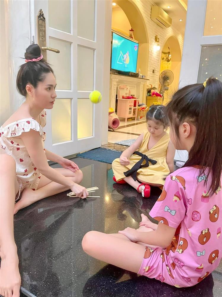 Đường đường là đại gia, Đoàn Di Băng khi ở nhà trông thế nào?-6