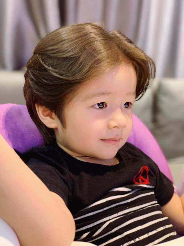 Quý tử nhà sao Việt tóc dài bồng bềnh, có bé trông như con gái-2