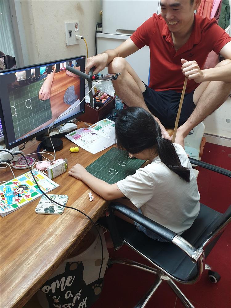 Cười ra nước mắt với trẻ lớp 1 học online mùa Cô Vy-9