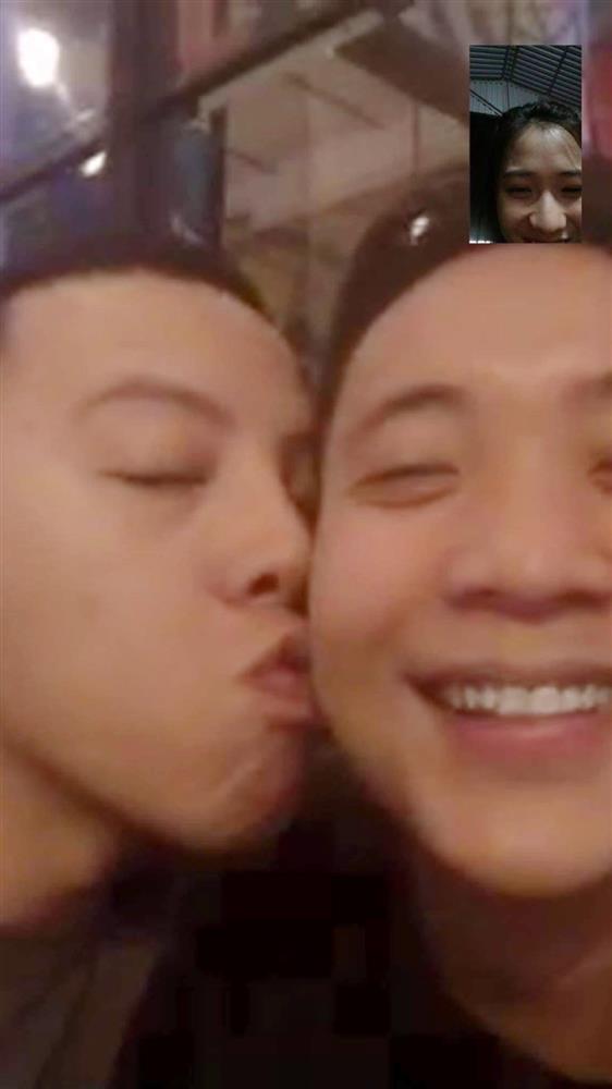 Phản ứng của Tóc Tiên khi chồng hôn trai trẻ-1