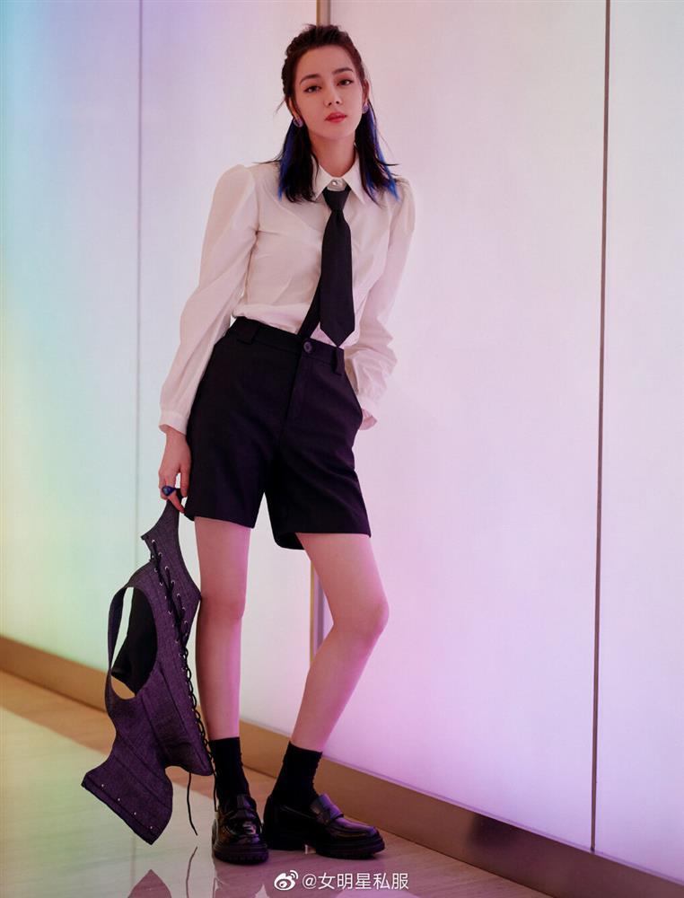 Âu Dương Na Na, Địch Lệ Nhiệt Ba phát cuồng style nữ sinh ngây thơ-3