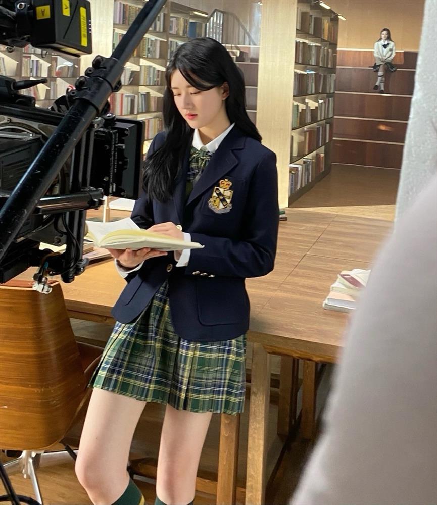 Âu Dương Na Na, Địch Lệ Nhiệt Ba phát cuồng style nữ sinh ngây thơ-4