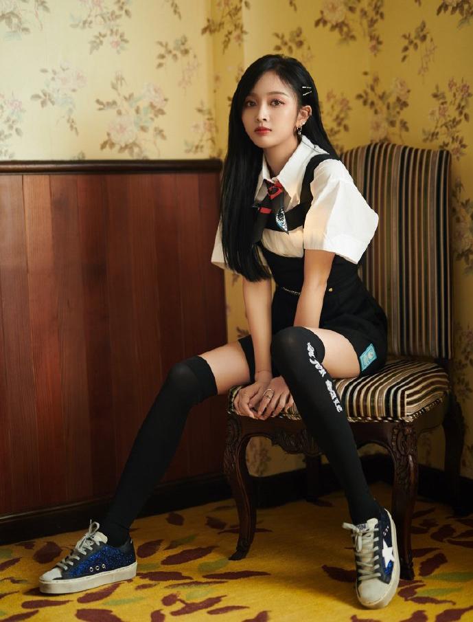 Âu Dương Na Na, Địch Lệ Nhiệt Ba phát cuồng style nữ sinh ngây thơ-9