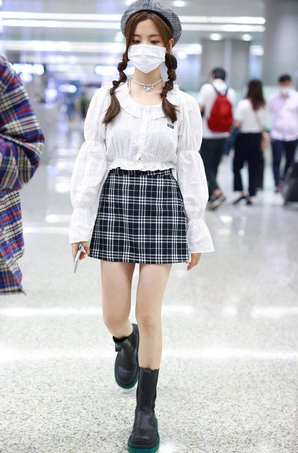 Âu Dương Na Na, Địch Lệ Nhiệt Ba phát cuồng style nữ sinh ngây thơ-6