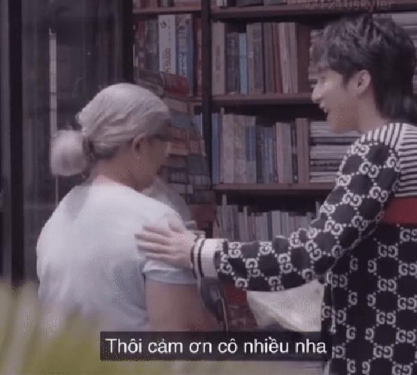 Câu trả lời cực dễ thương của Sơn Tùng khi được cụ bà tra hỏi có phải ca sĩ không?-4