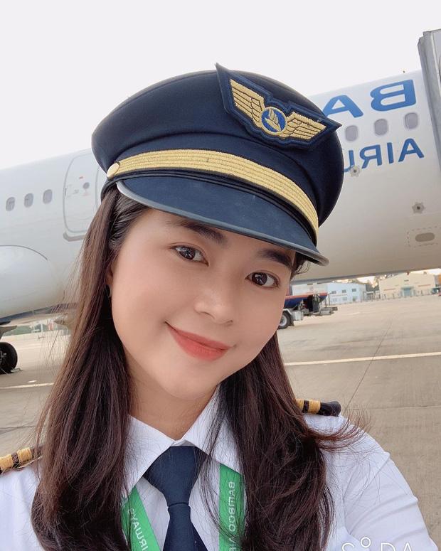 Phi công Diệu Thúy nấu ăn mà gãy đôi cả con dao-1