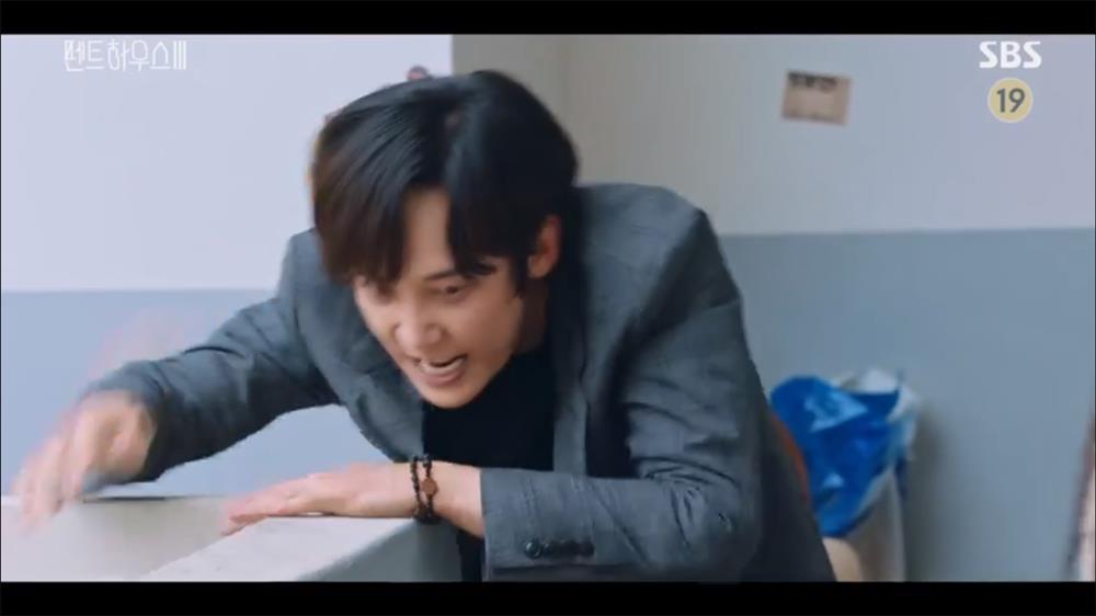 Penthouse 3 tập 13: Seo Jin giết chồng cũ, đẩy bà cả Shim xuống vực-14