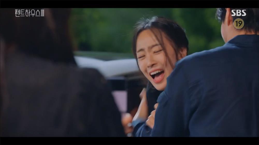 Penthouse 3 tập 13: Seo Jin giết chồng cũ, đẩy bà cả Shim xuống vực-23