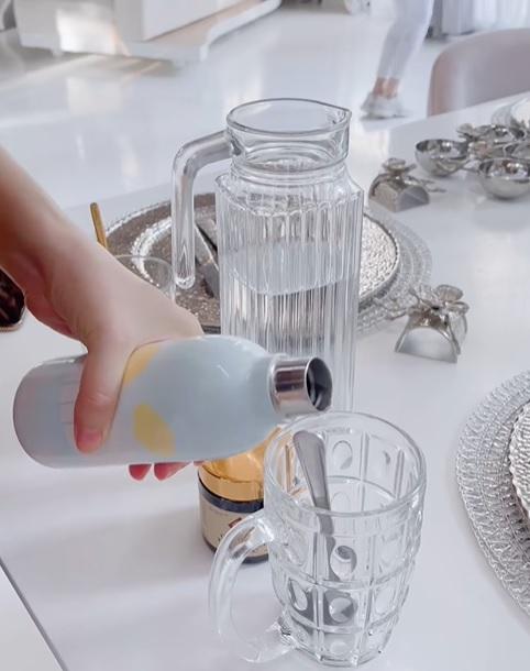 Phát hiện loạt đồ vật siêu bèo trong biệt thự Ngọc Trinh-1