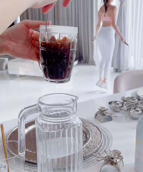 Phát hiện loạt đồ vật siêu bèo trong biệt thự Ngọc Trinh-2