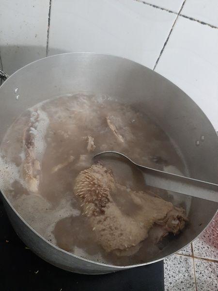 Con gái bị ba chửi suốt bữa ăn, dân mạng mắng: Chưa đánh là may!-2