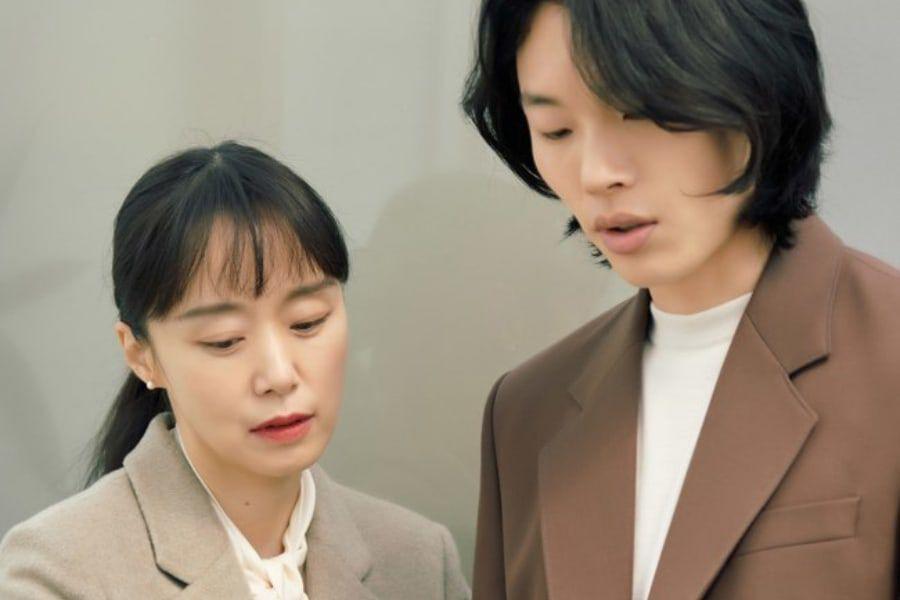 Ryu Jun Yeol và Jeon Do Yeon trong những cảnh quay mới nhất của phim 