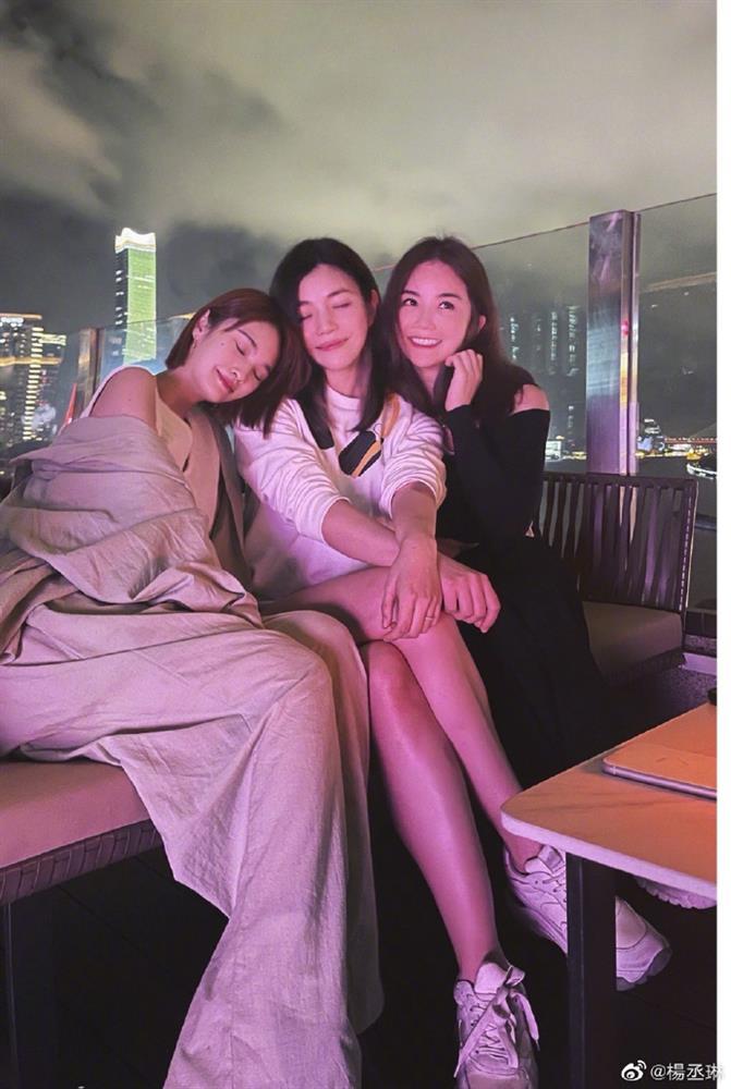 Choáng ngợp bức ảnh hội tụ 3 mỹ nhân không tuổi-2