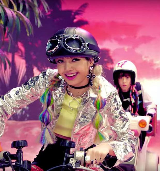 Lisa thả thính bài mới, sao nghe giống của SNSD thế này?-3