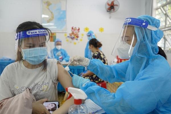 Nhật ký 13 ngày ở bệnh viện dã chiến của 1 phóng viên là F0-12