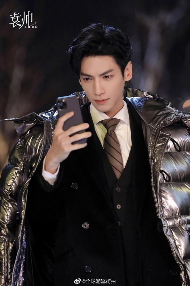 La Vân Hi ngồi xe lăn, gầy rộc đến mức gây sốc vì như cụ già 80 tuổi-5