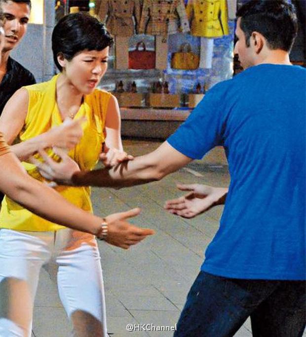 Bạn diễn nam cười cợt khi hoa hậu TVB bị sàm sỡ trên phim trường-3