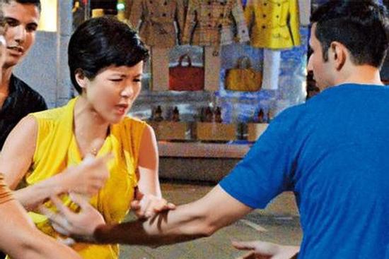 Bạn diễn nam cười cợt khi hoa hậu TVB bị sàm sỡ trên phim trường