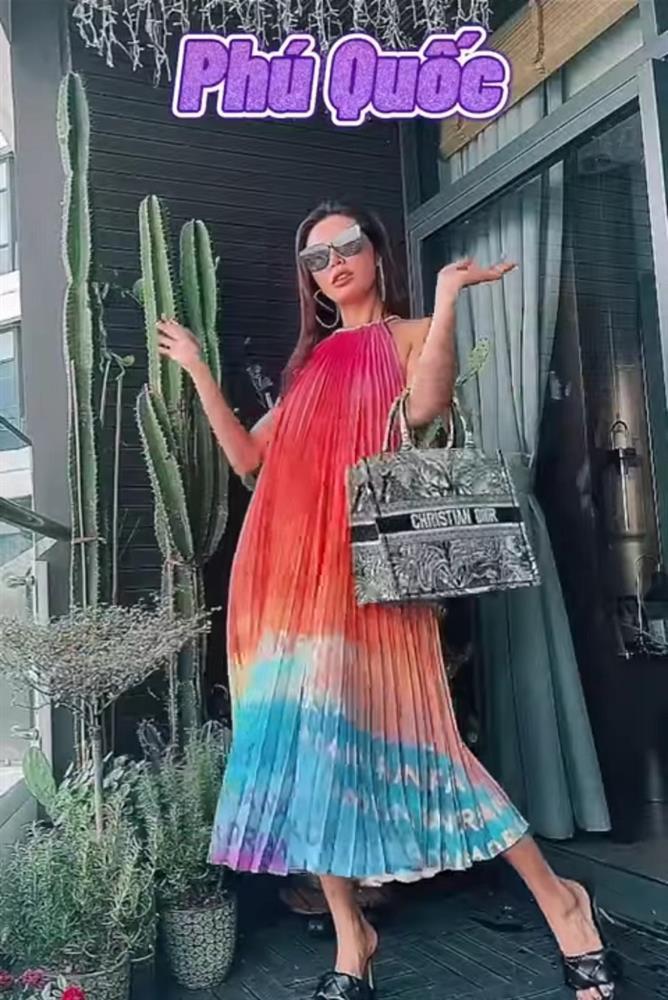 Minh Tú mặc gì khi đi du lịch các thành phố lớn ở Việt Nam khi hết dịch-2
