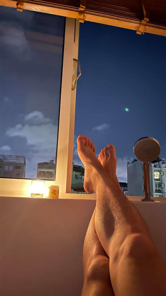 Thấy Huỳnh Anh lột sạch, dân mạng lật ồn ào ảnh truổng cời-2