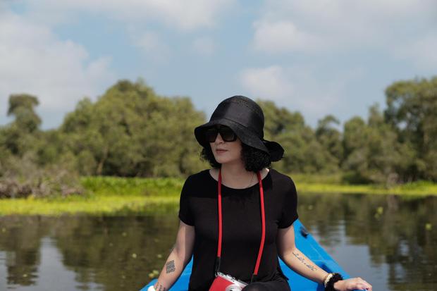 Bị ném đá vì hình xăm trên cổ, cô hiệu phó Văn Thùy Dương lên tiếng-3