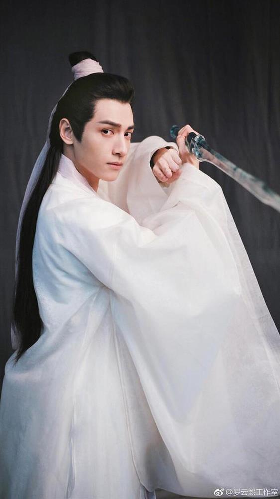 La Vân Hi từ mỹ nam tiên khí tới ngoại hình ông lão ở tuổi 33-6