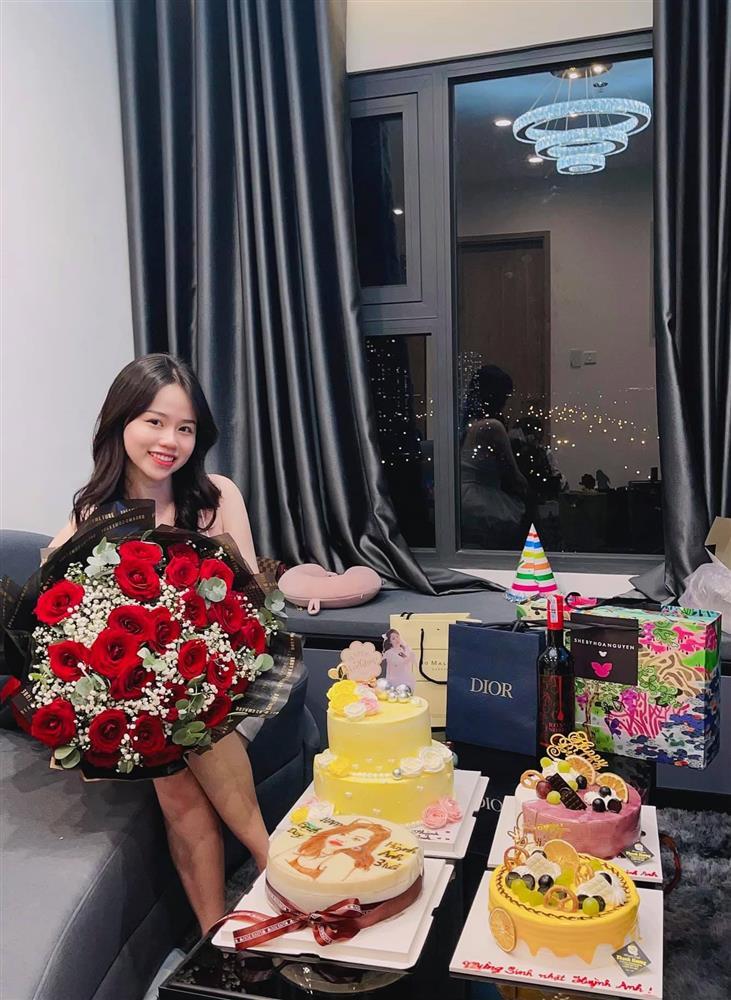 Bồ cũ Quang Hải khoe sinh nhật hoành tráng giữa mùa dịch-1