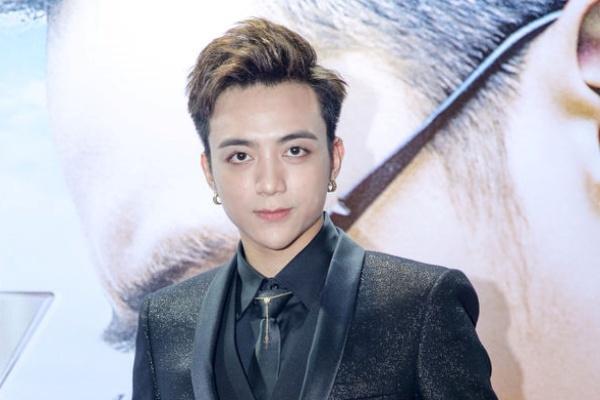 Soobin Hoàng Sơn đi tiêm vaccine lại được quân nhân cắt tóc miễn phí-5