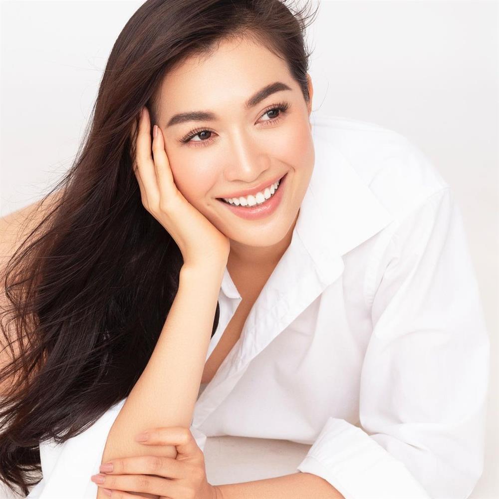 Á hậu Lệ Hằng gây sốc với đôi môi cuốn lô như búp bê hư-10