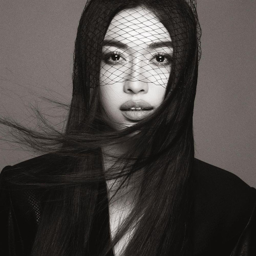 Á hậu Lệ Hằng gây sốc với đôi môi cuốn lô như búp bê hư-12