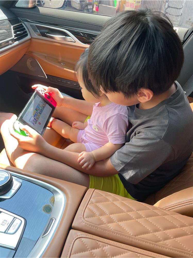 Loạt ảnh chứng minh Suchin mê anh trai Subeo nhất nhà-7