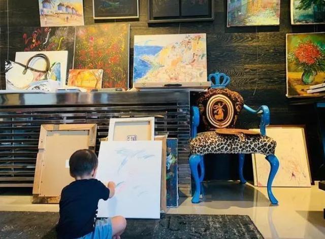 Con trai Châu Kiệt Luân lên sóng, 1 điểm ngoại hình gây tò mò-4